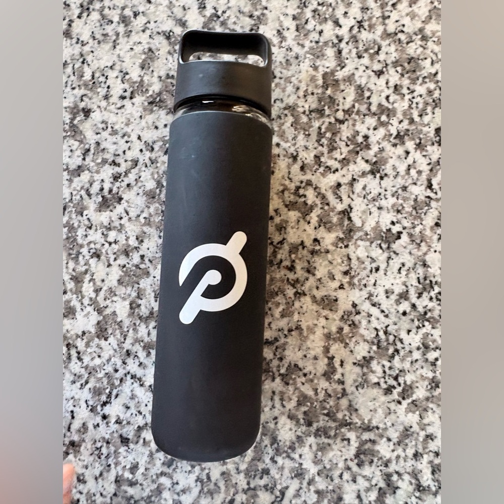 NWOT Peloton Glass 16oz Water Bottle